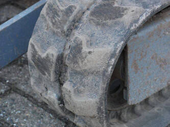 2011-takeuchi-tb016-1394803-44310833