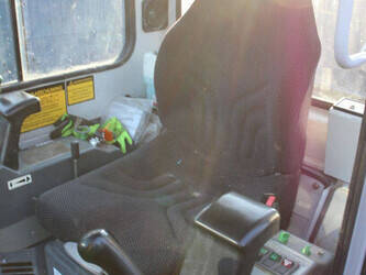 2011-takeuchi-tb016-1394803-44310839