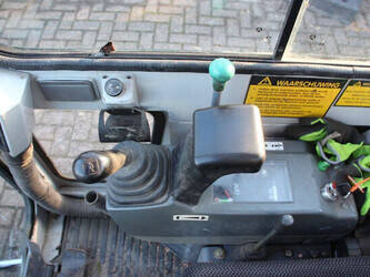 2011-takeuchi-tb016-1394803-44310842