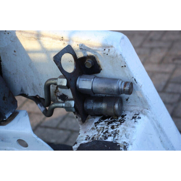 2003 BOBCAT 463-44310900