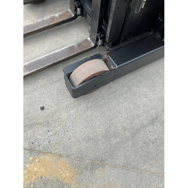 2012 بي تي RRE 140E-44311116