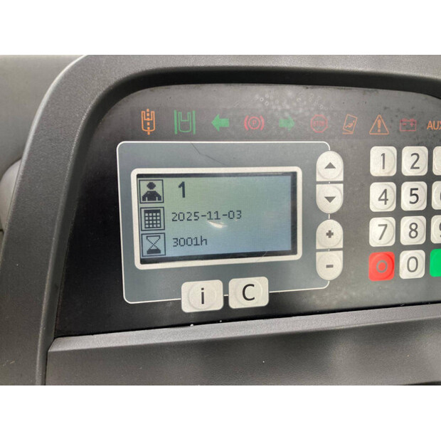 2012 بي تي RRE 140E-44311121