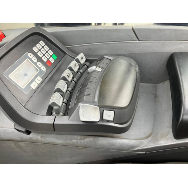 2012 بي تي RRE 140E-44311122