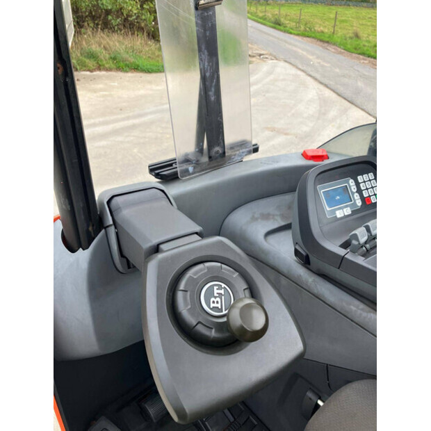 2012 بي تي RRE 140E-44311123