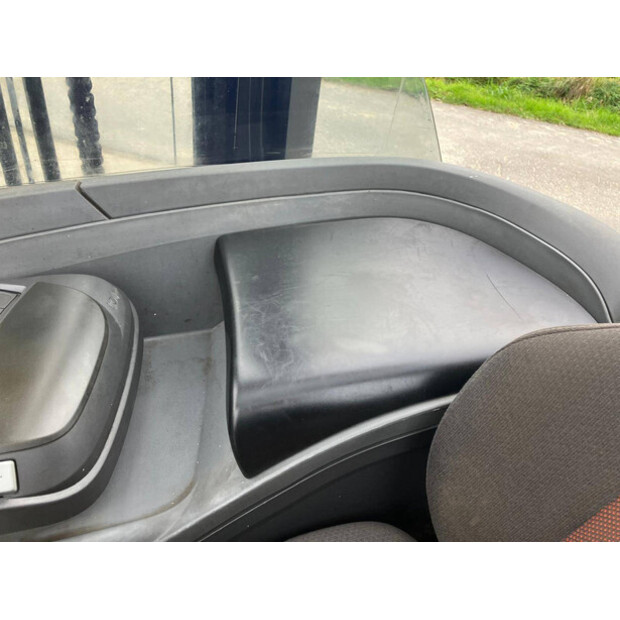 2012 بي تي RRE 140E-44311124