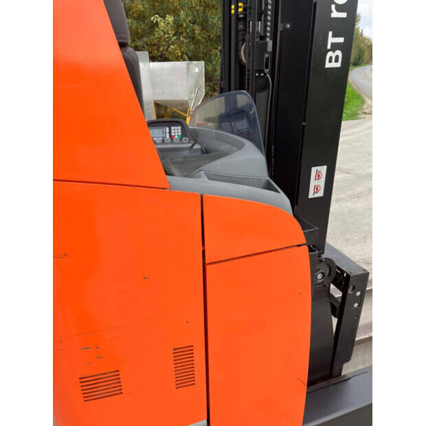 2012 بي تي RRE 140E-44311126