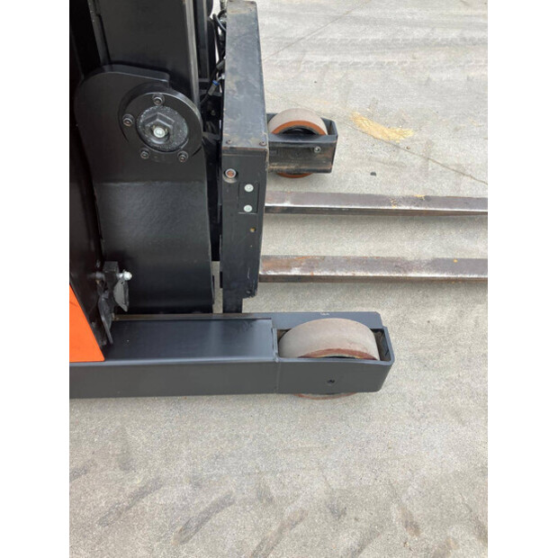 2012 بي تي RRE 140E-44311128