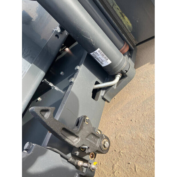 2018 ليندي R12N-01-44311297