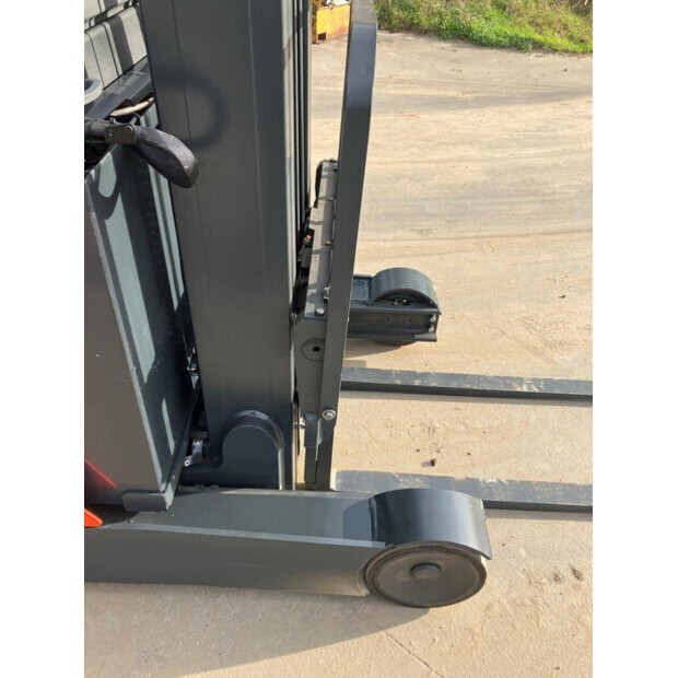 2018 ليندي R12N-01-44311327