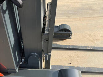 2018-linde-r12n-01-44311327