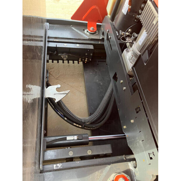 2018 ليندي R12N-01-44311334