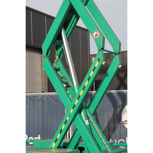 2015 SkyJack SJ6832RT-44311560