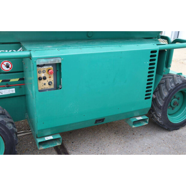 2015 SkyJack SJ6832RT-44311585