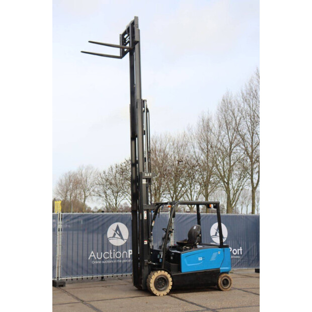 2021 دووسان B35X-7-44311632