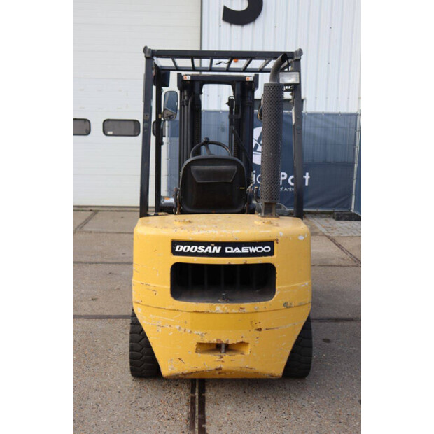 2006 Doosan D30S-3-44311678