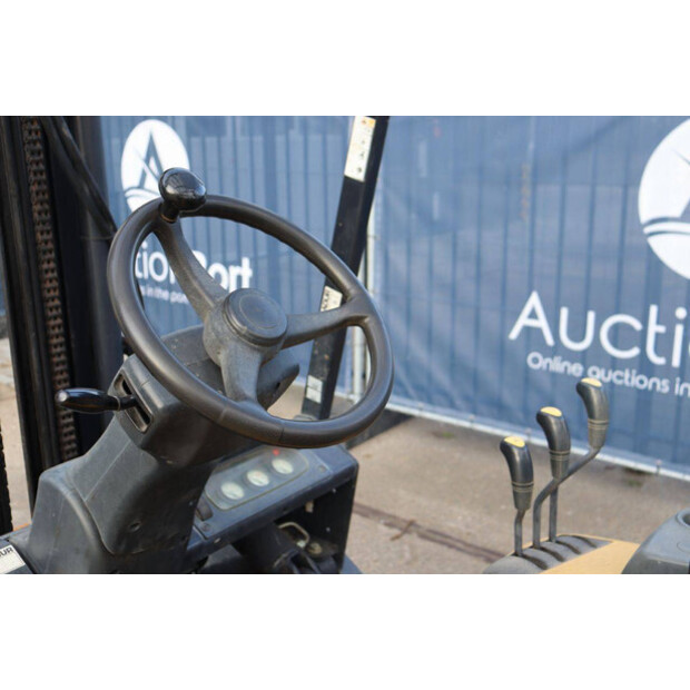 2006 Doosan D30S-3-44311695