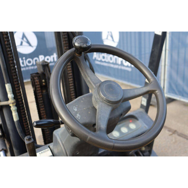 2006 Doosan D30S-3-44311697