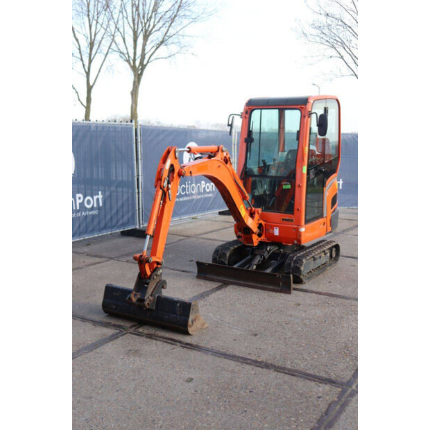 2017 كوبوتا KX016-4-44311860