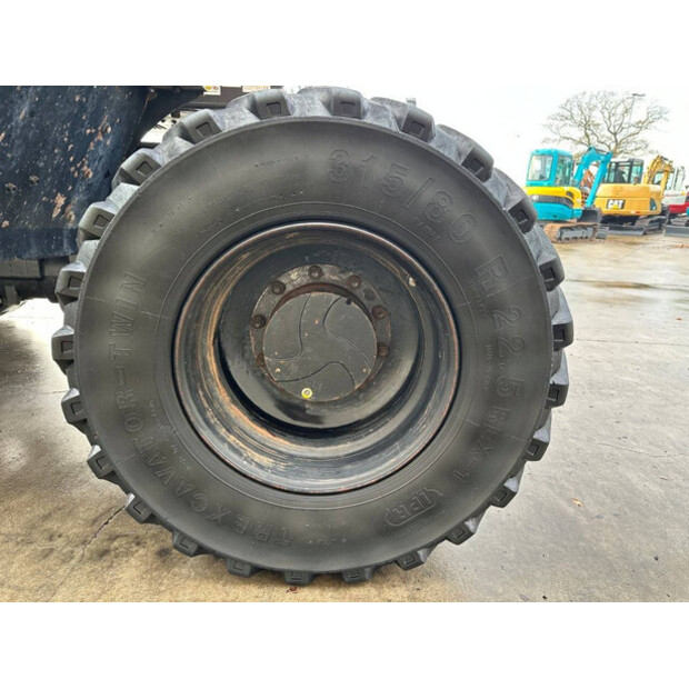 2012 هيتاشى ZX145W-3-44312407