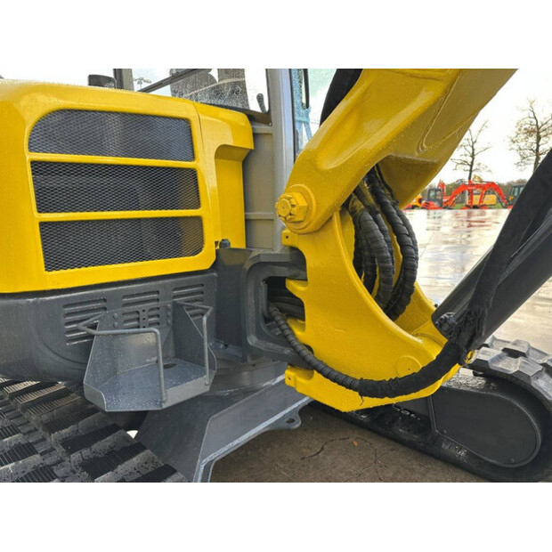 2015 Neuson 8003-44312444