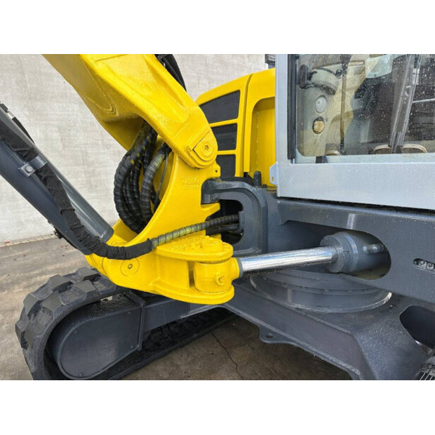 2015 Neuson 8003-44312445