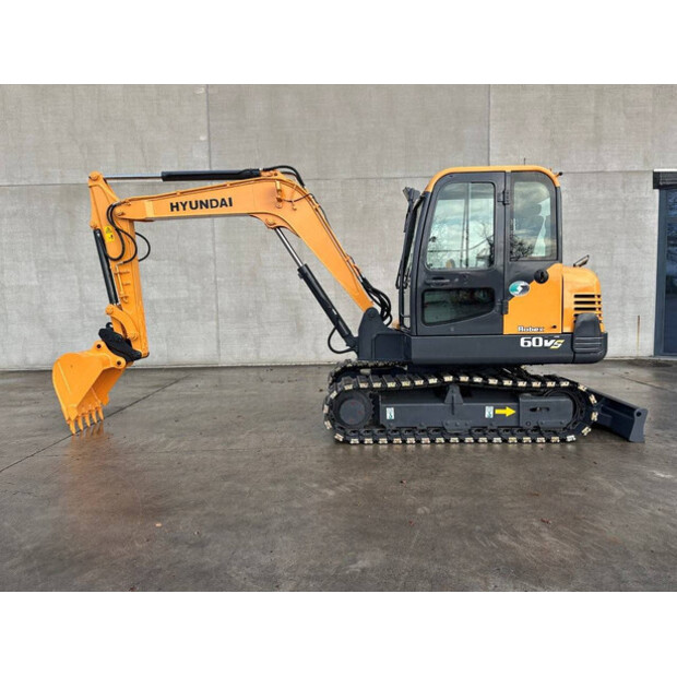 2017 هيونداي R60VS-44312574