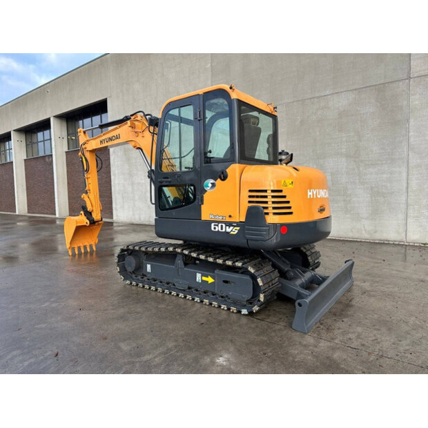 2017 هيونداي R60VS-44312575