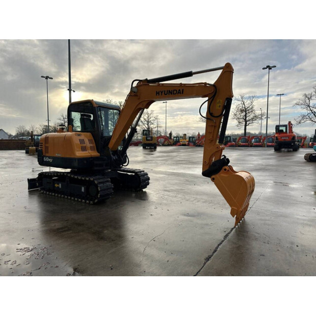 2017 هيونداي R60VS-44312577