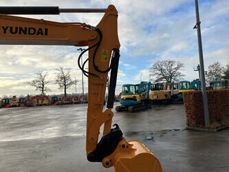 2017-hyundai-r60vs-1394851-44312587