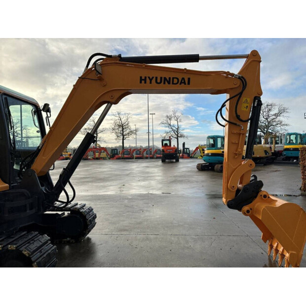 2017 هيونداي R60VS-44312589