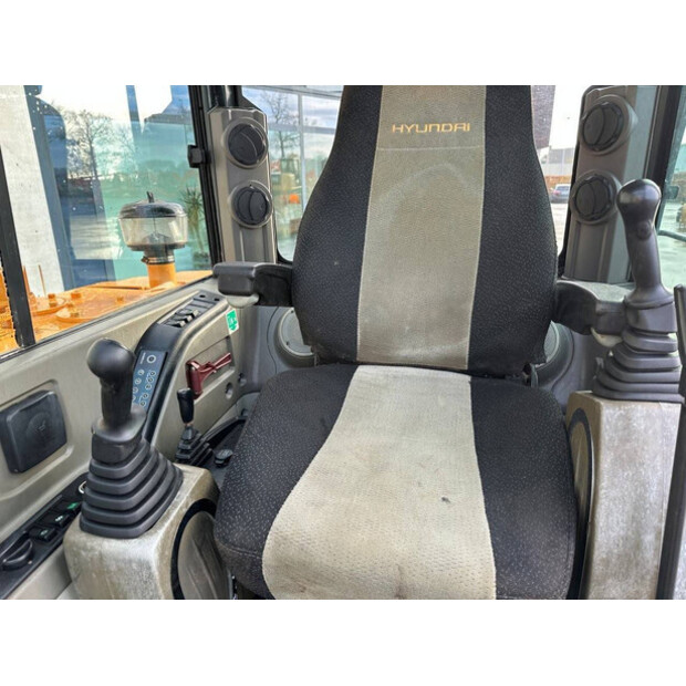 2017 هيونداي R60VS-44312609