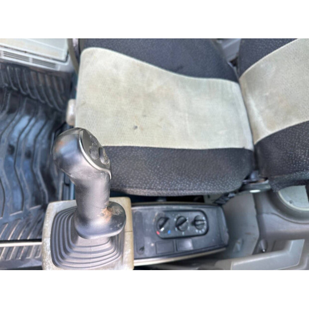 2017 هيونداي R60VS-44312613