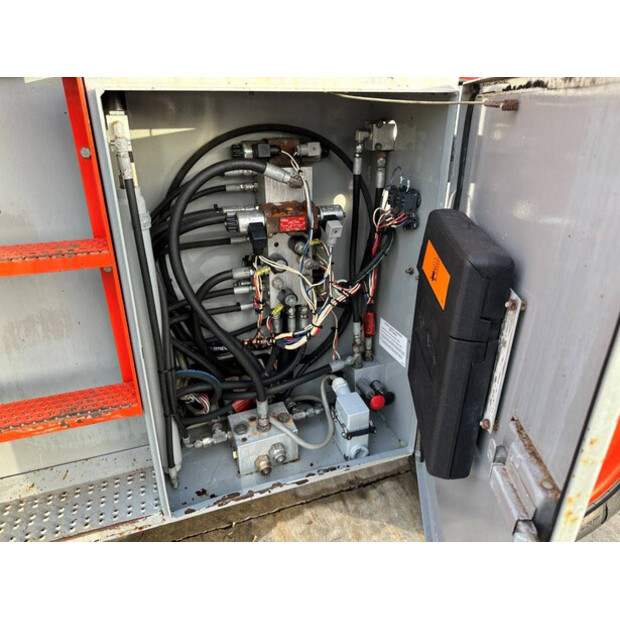 2009 SkyJack SJ-8841-44312799