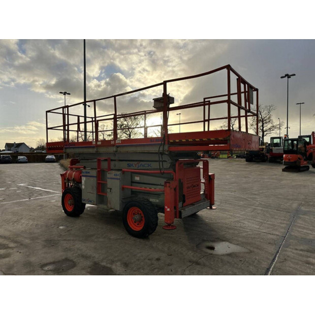 2009 SkyJack SJ-8841-44312813