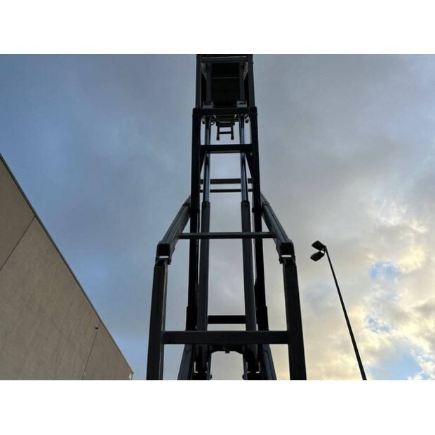 2009 SkyJack SJ-8841-44312818