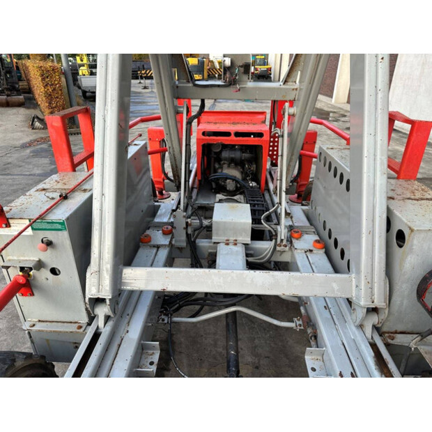 2009 SkyJack SJ-8841-44312820