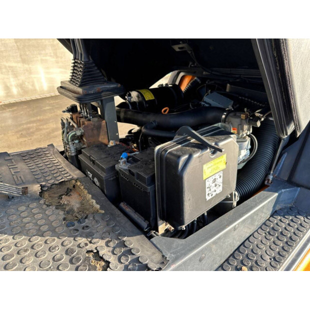 2000 Still R70-25T-44312905