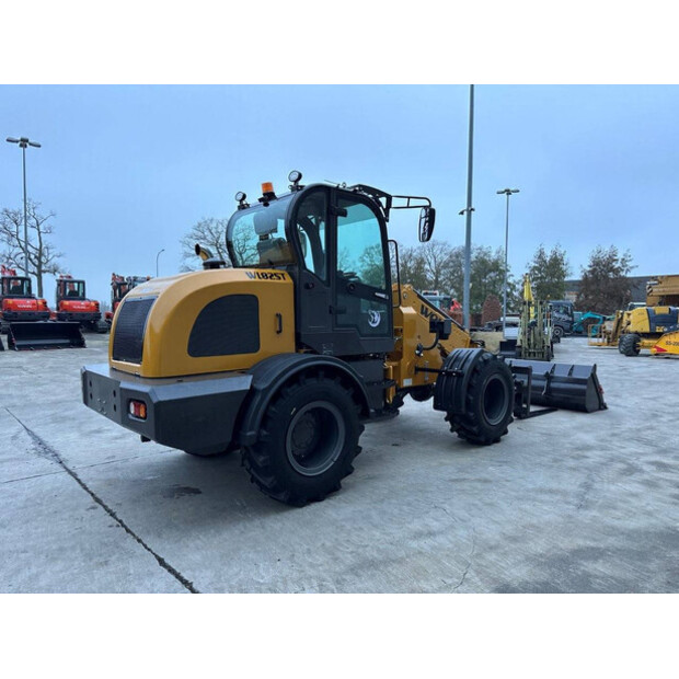 2025 Wolf WL825T-44313048