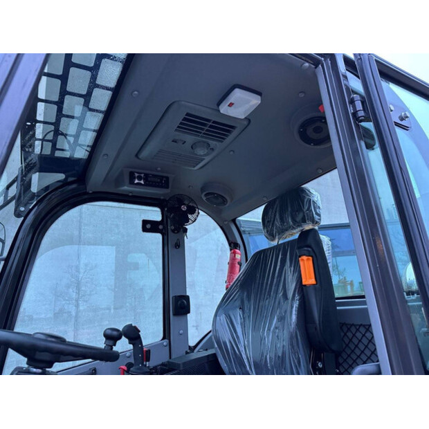 2025 Wolf WL825T-44313080