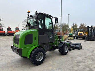 2024-wolf-mini-780t-1394868-44313145