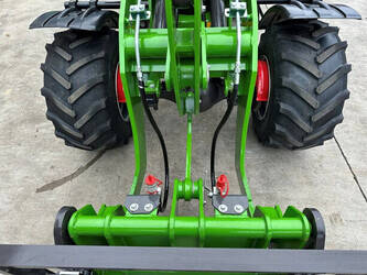 2024-wolf-mini-780t-1394868-44313155