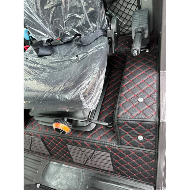 2024 Wolf Mini 780T-44313180