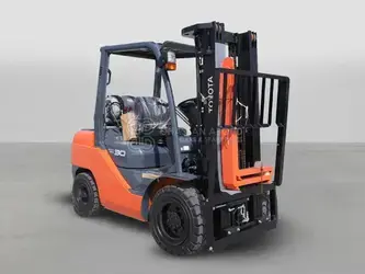 2025-toyota-32-8fg30-44313485