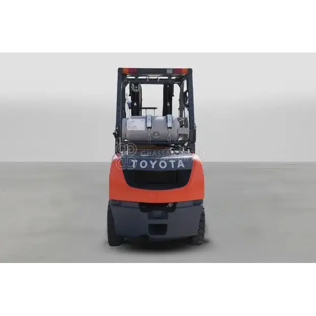 2025 Toyota 32-8FG25-44313537