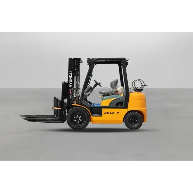 2025 Hyundai 30LE-7-44313548