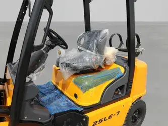 2025-hyundai-30le-7-44313549