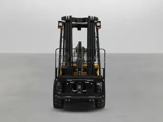 صورة ل رافعات 2025 هيونداي 30DE-7