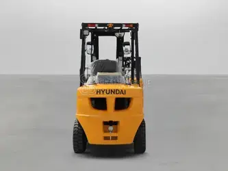 2025-hyundai-30de-7-44313570