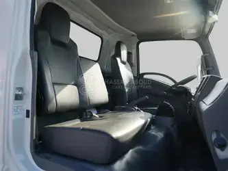 2026-isuzu-npr-1394905-44313631