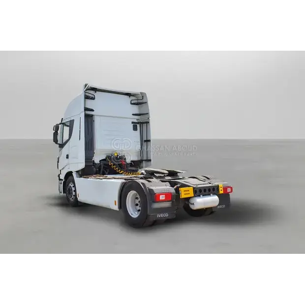 2017 Iveco AS440S46T-44313678